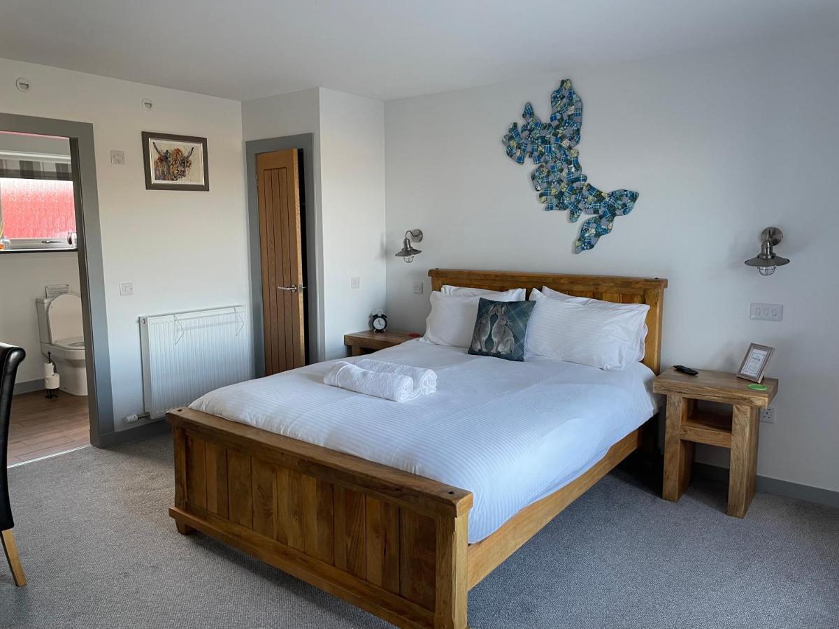 The Bridge Self Catering Villa Kilmaluag Exteriör bild